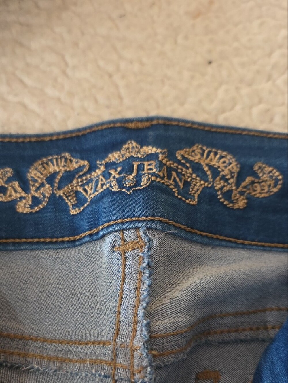 Women's Blue Stretch Slim Jeans Capris - Picture 2 of 3